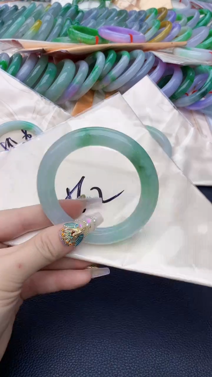 【闪购商品】翡翠手镯未镶嵌0045147714