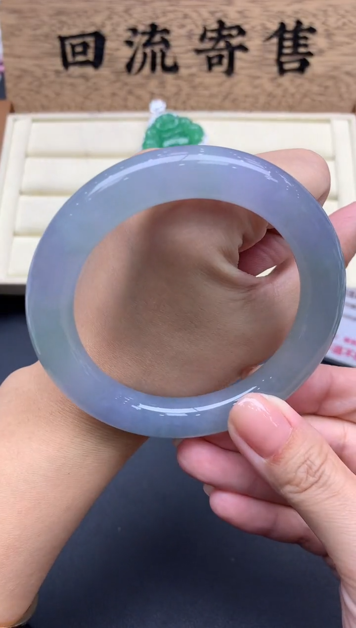 【闪购商品】翡翠手镯未镶嵌700-分4单总价165000