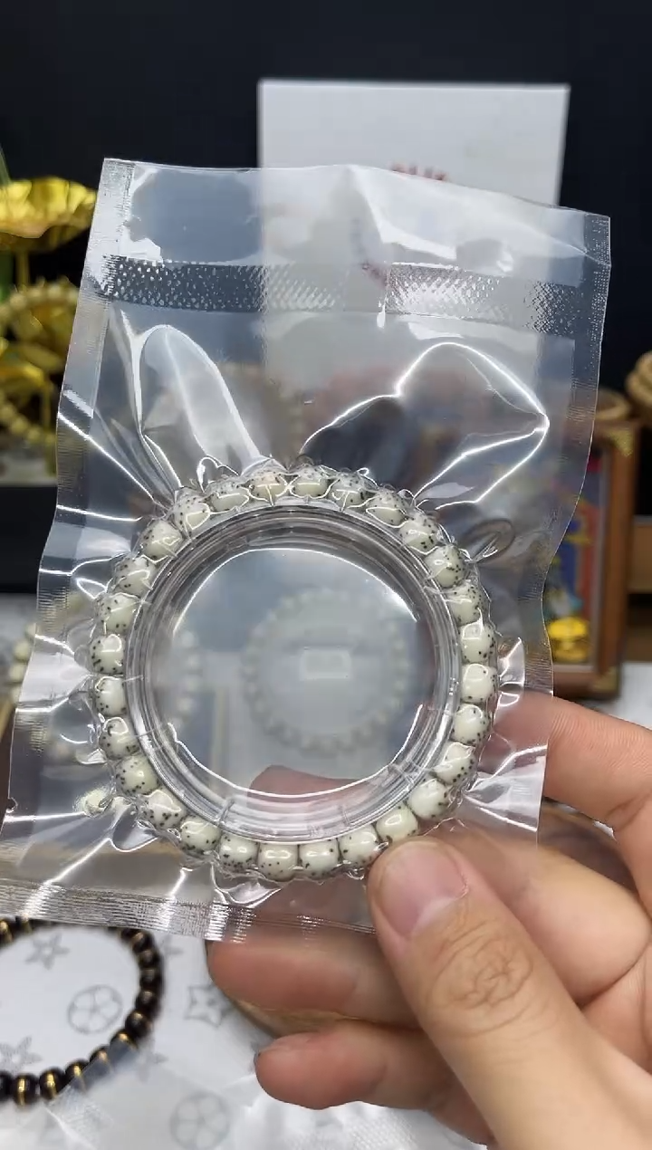 手串星月菩提跨年福利浅绿背河豚