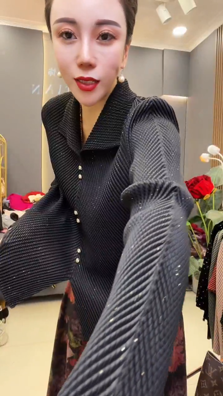 聚酯纤维（涤纶）黑色 翻领衫