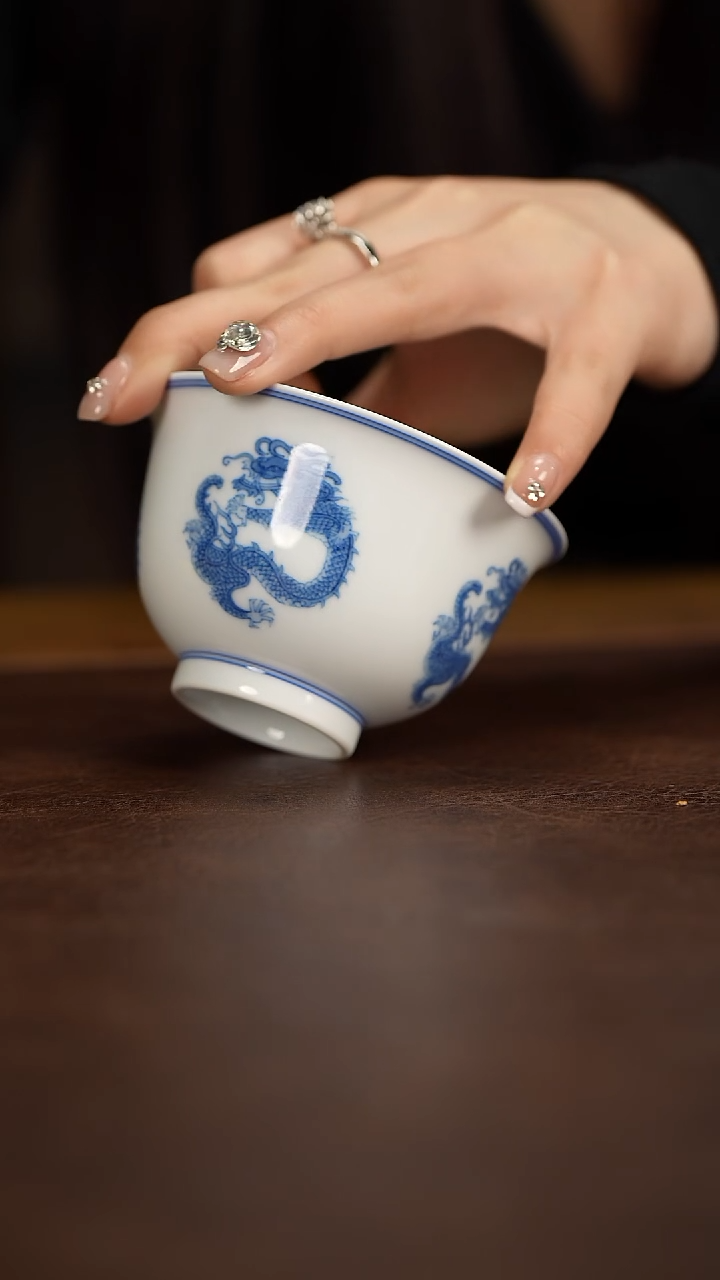 【闪购商品】段式青花五龙杯杯