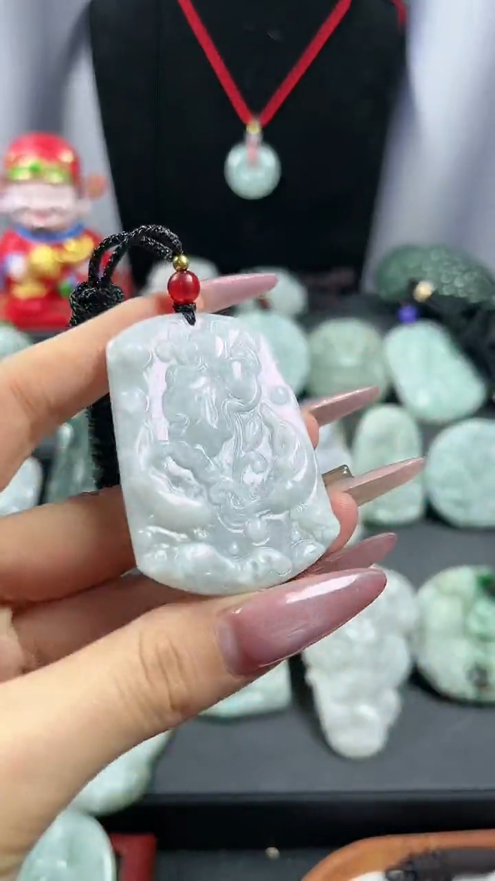【闪购商品】翡翠颈饰未镶嵌荷叶鱼