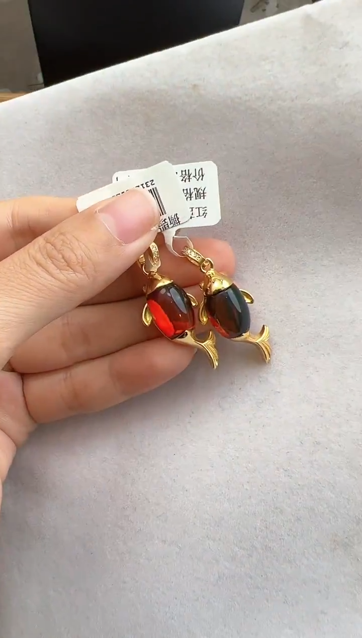 【闪购商品】未镶嵌琥珀裸石10313164-吊坠  多样性发一个