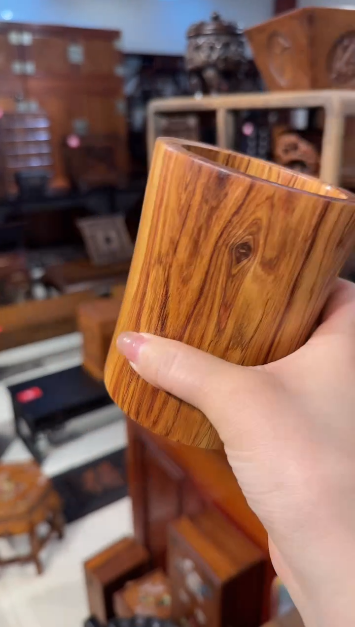 【闪购商品】木木艺黄花梨花纹笔筒128.88