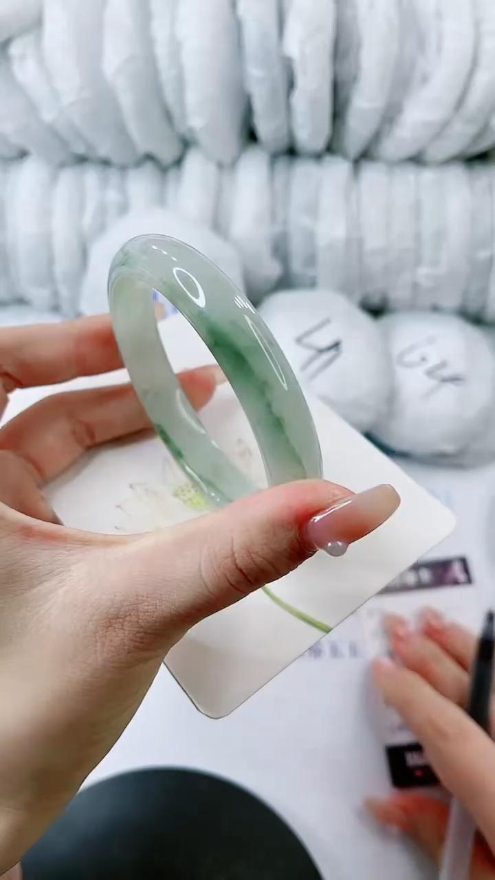 【闪购商品】石英质玉手镯未镶嵌0900981748-多样性发货