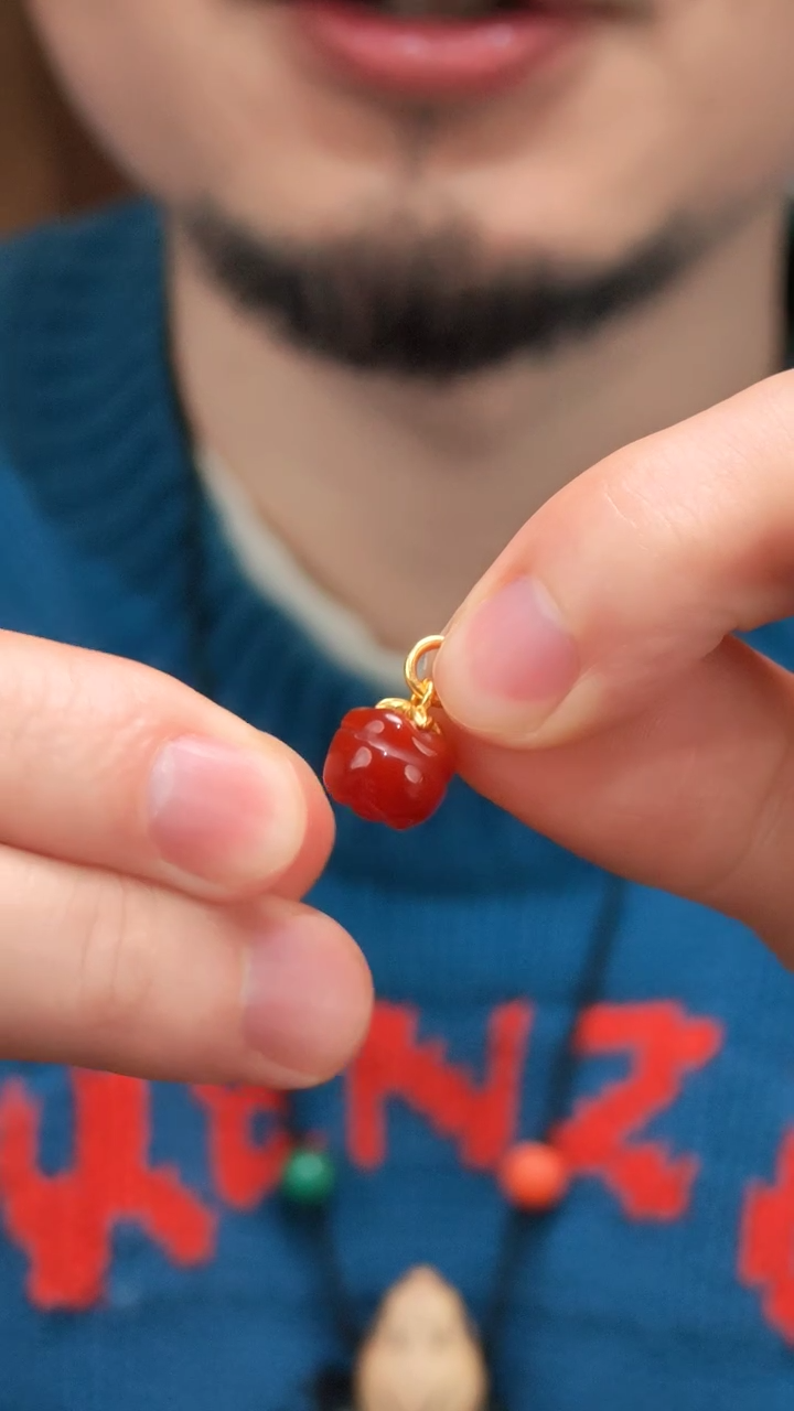 18K金镶嵌吊坠玛瑙/玉髓18K金红玉髓柿子吊坠MY配皮绳