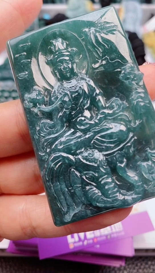 【闪购商品】翡翠颈饰未镶嵌               