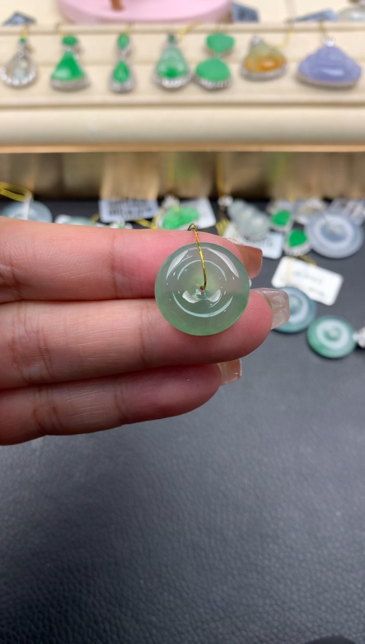 【闪购商品】翡翠颈饰未镶嵌D540.......