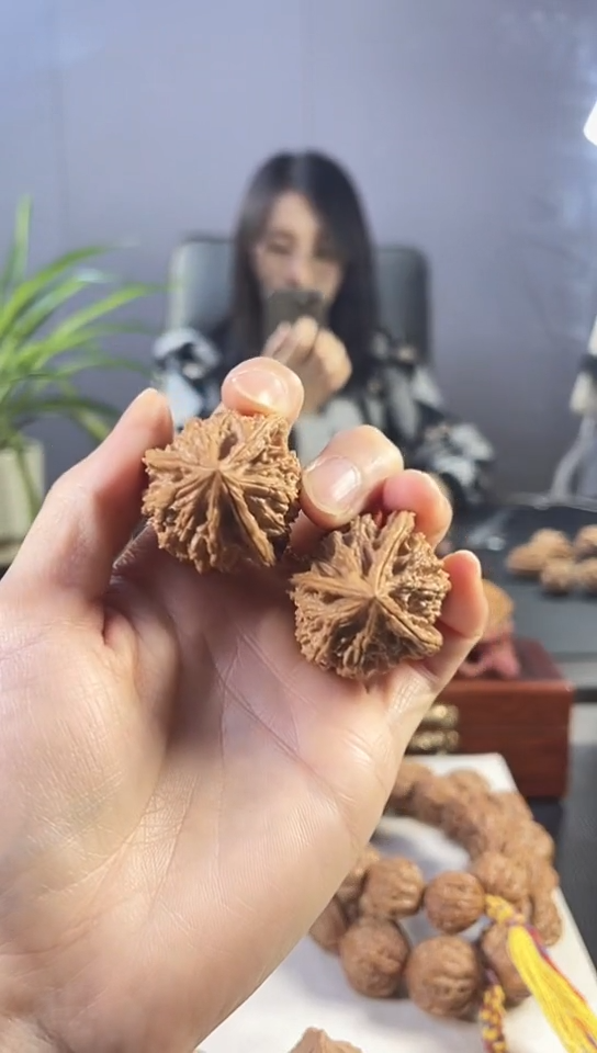 把件文玩核桃27号鸡心三棱