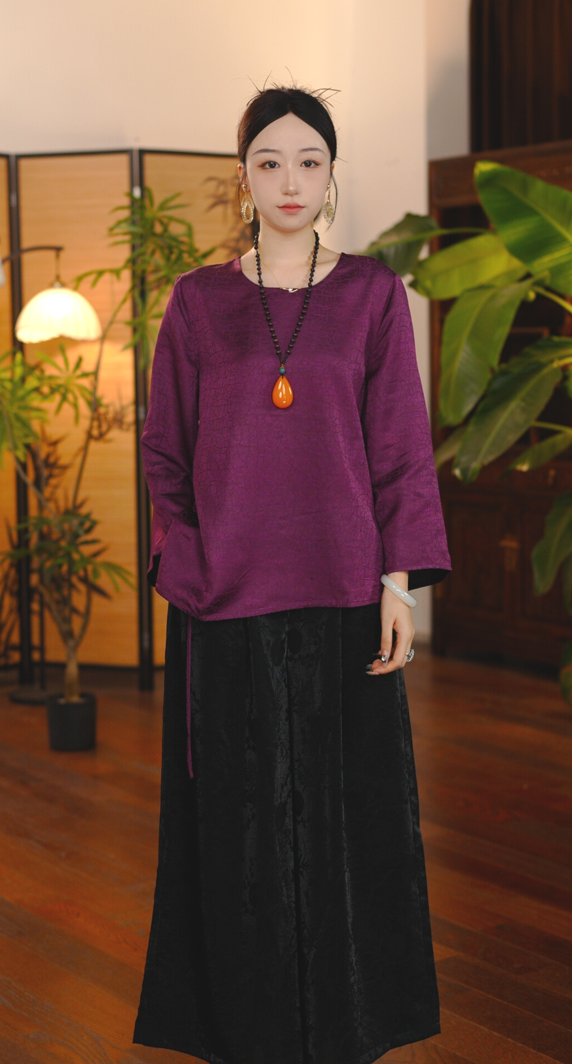 提花民族风V领拼接明线山系风T恤紫色网红长袖绣花