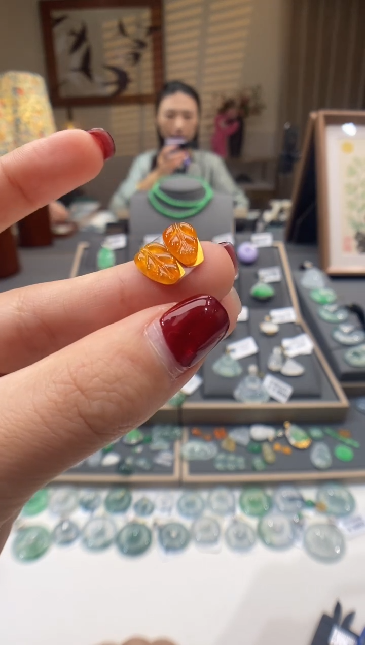 【闪购商品】翡翠颈饰未镶嵌叶子