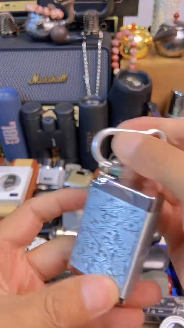 瓷片闪购商品，如图所示