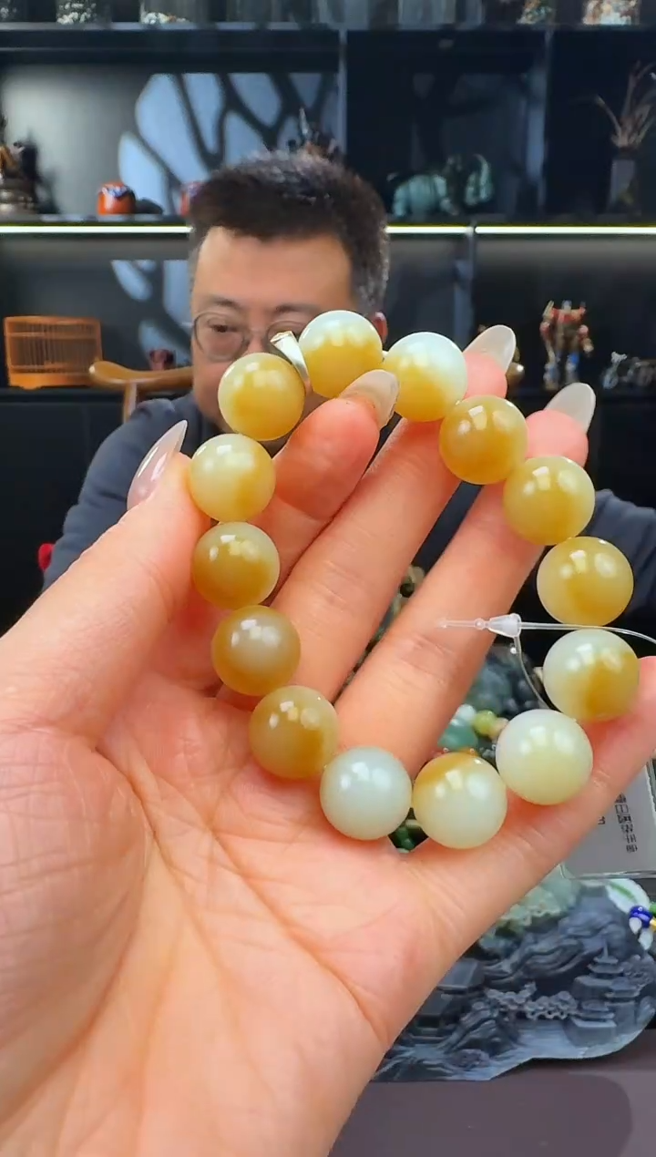 颈饰未镶嵌和田玉阳****子15mm糖白圆珠手串