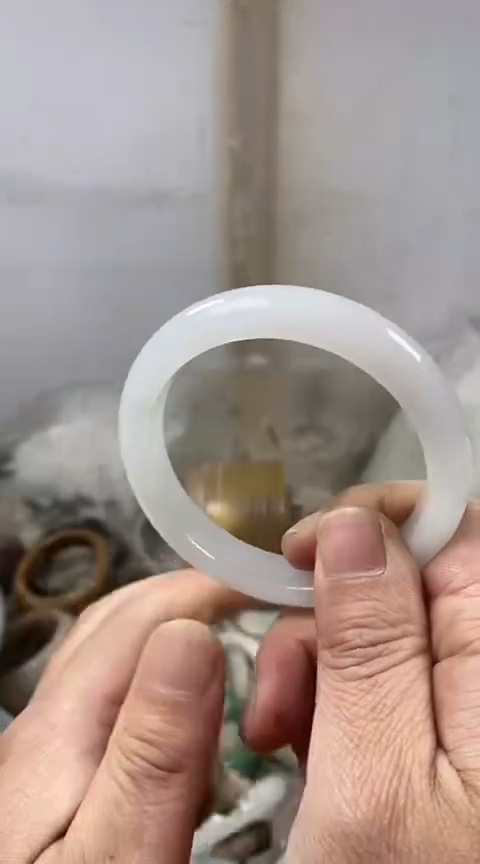 【闪购商品】石英质玉手镯未镶嵌60+809