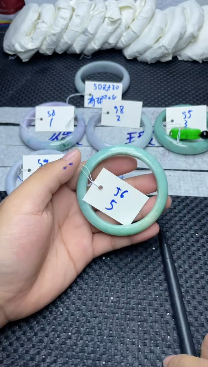 未镶嵌手镯翡翠5