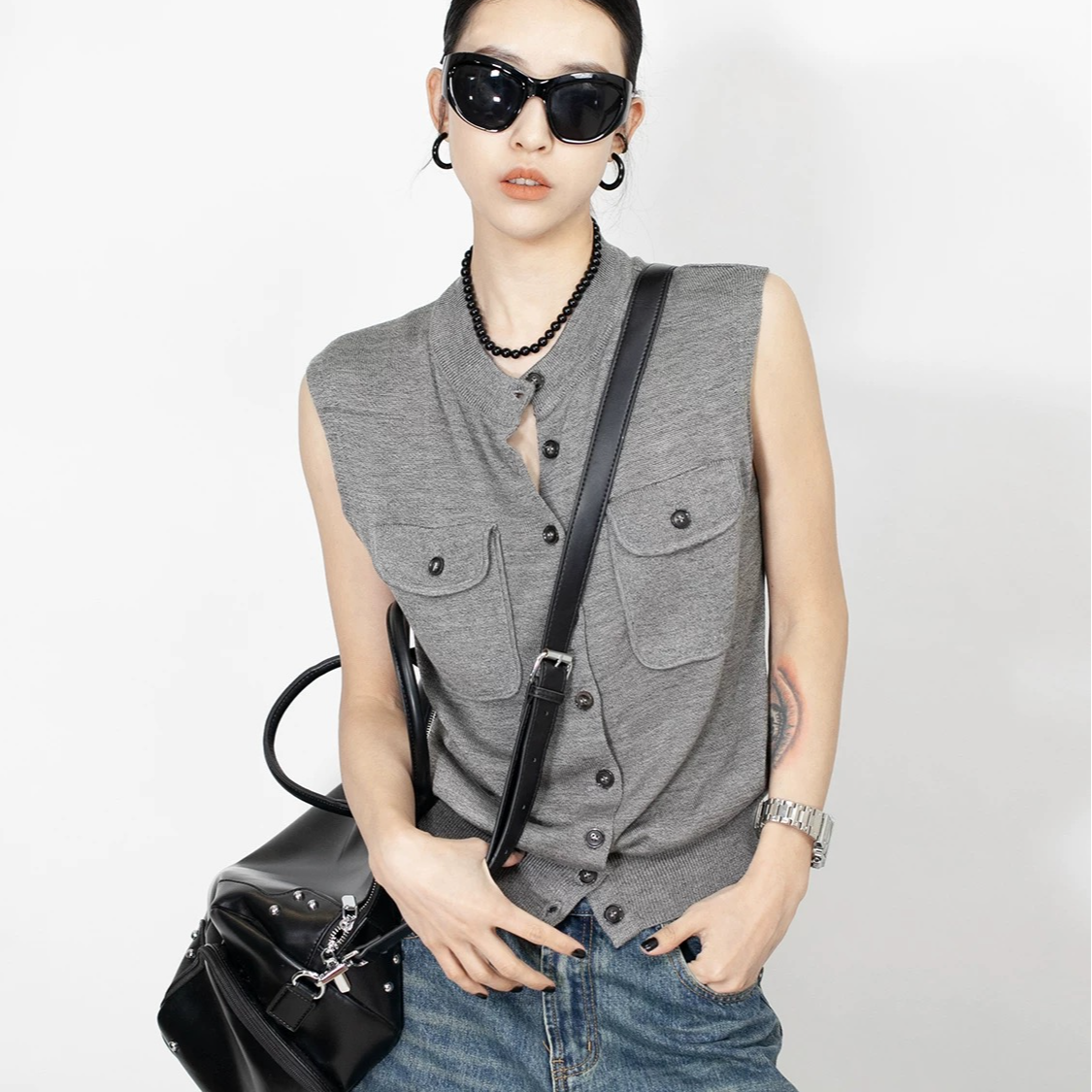 时尚休闲松弛感简约灰色无袖圆领坎肩针织马甲修身气质显瘦上衣