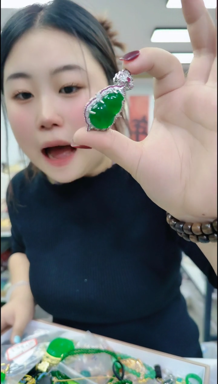 【闪购商品】石英质玉颈饰合金2368 绿葫芦 