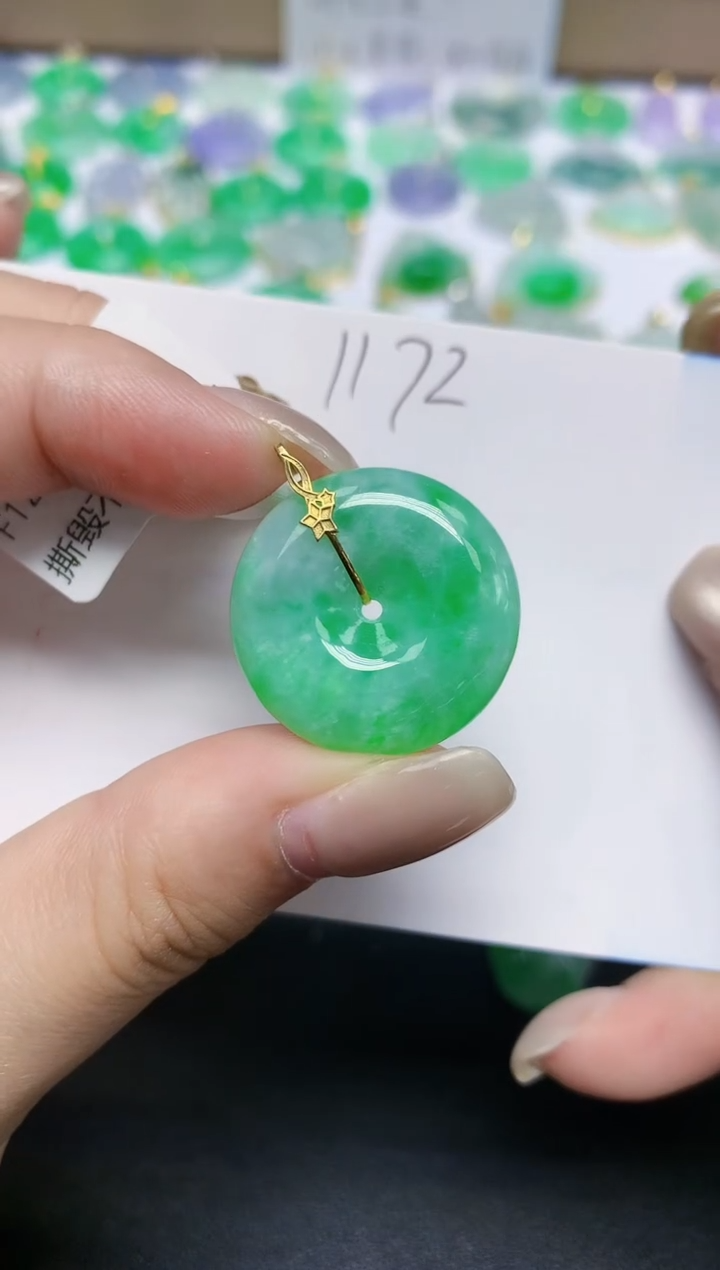 颈饰18K金镶嵌翡翠天然缅甸翡翠A货翡翠百元以上9元证书费自理