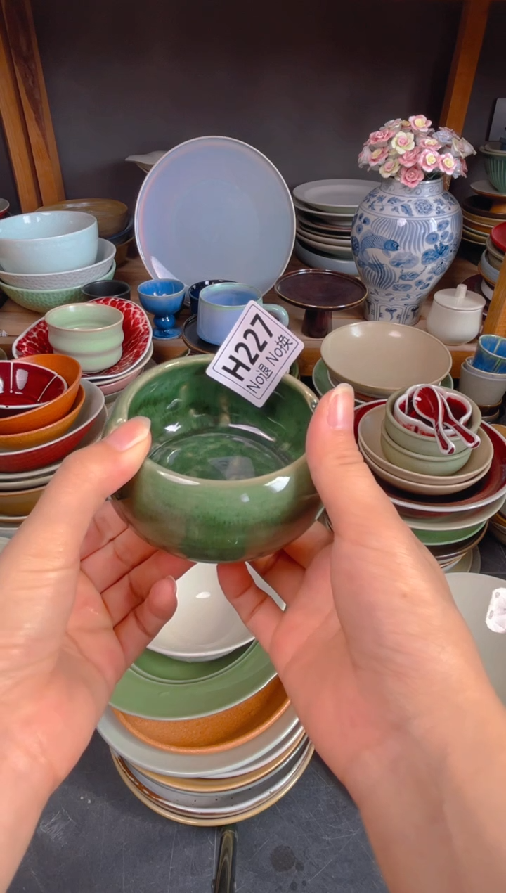 瓷片小***汪h227绿色烟灰缸福利