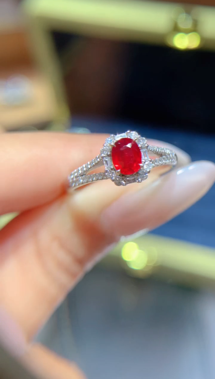 【闪购商品】红宝石戒指18K金镶嵌0.8CT