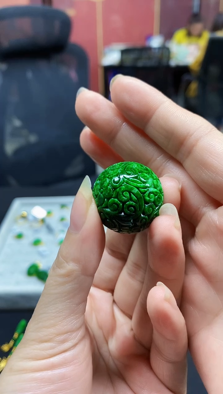 颈饰未镶嵌翡翠木**泽翡翠吊坠