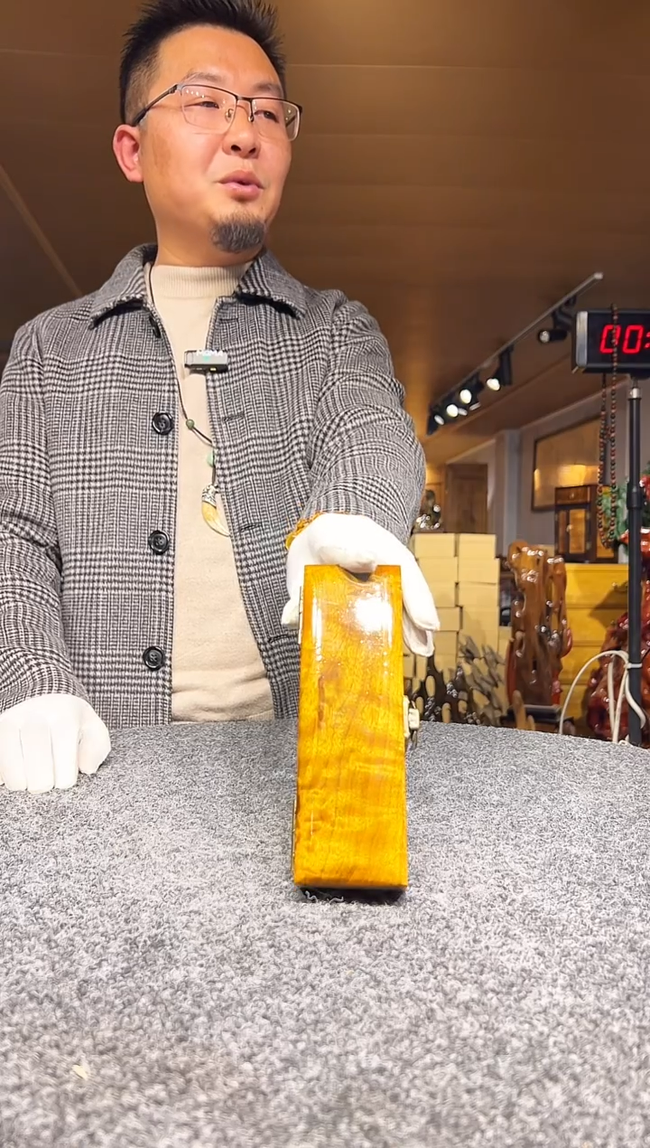 金丝楠木雕款大*金丝楠木摆件