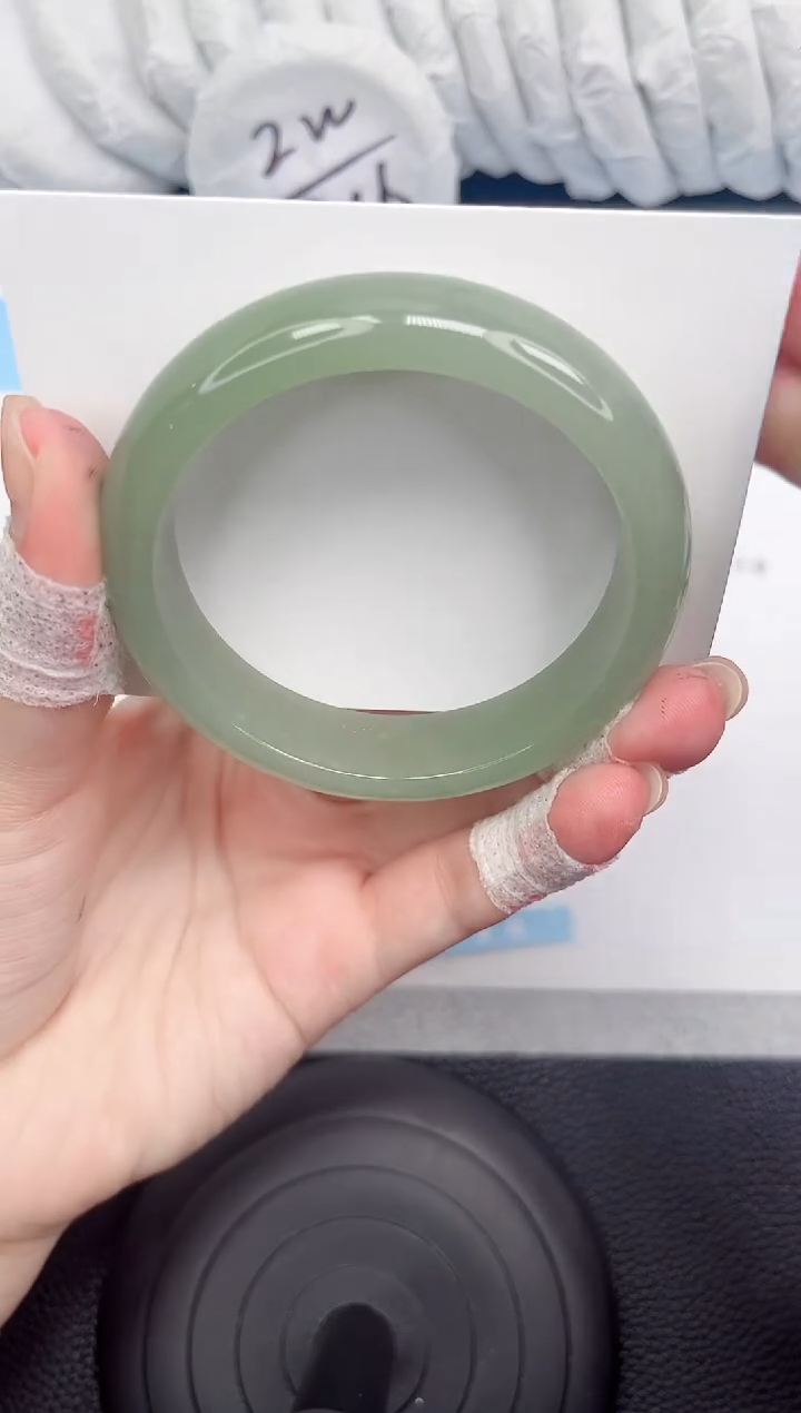 石英质玉手镯未镶嵌268-56