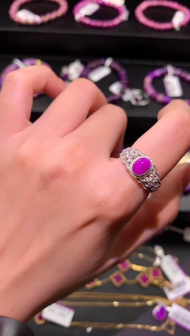 【闪购商品】苏纪石（舒俱来）.18K金镶嵌舒俱来戒指