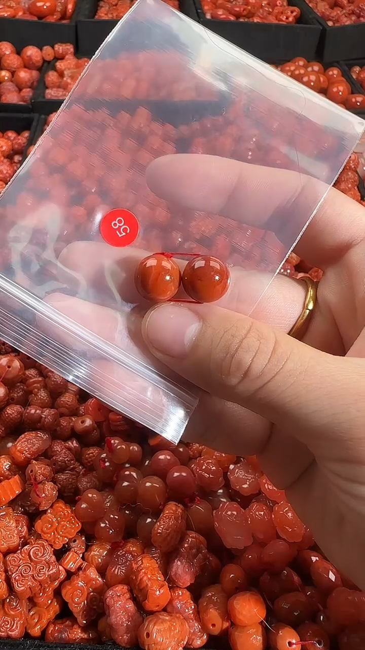 颈饰未镶嵌南红玛瑙1