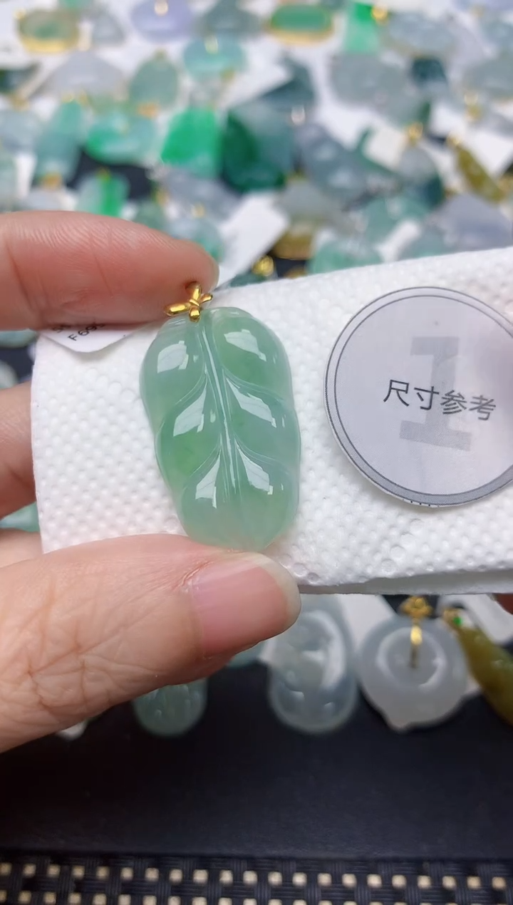 颈饰18K金镶嵌翡翠天然缅甸A货翡翠