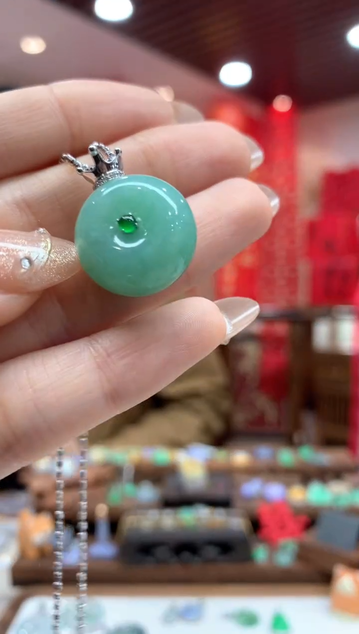 【闪购商品】翡翠吊坠(不含链)18K金镶嵌平安扣