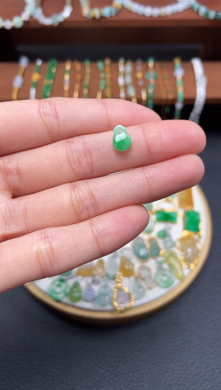 【闪购商品】翡翠吊坠(不含链)18K金镶嵌一个   JK486