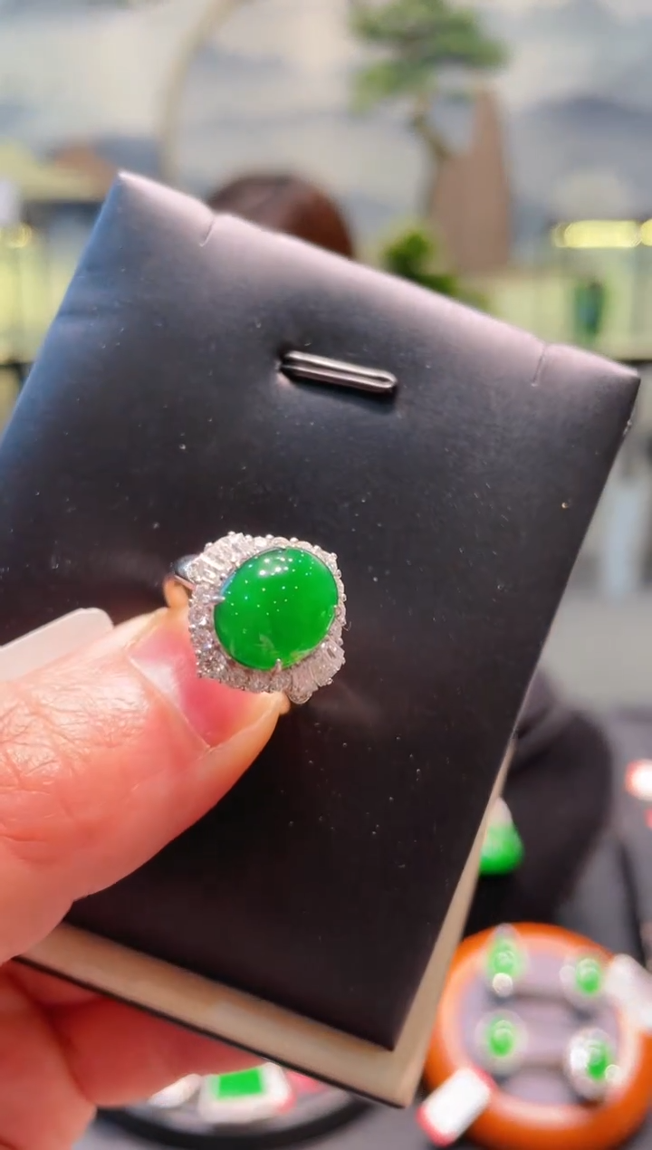 【闪购商品】翡翠颈饰18K金镶嵌A72戒指