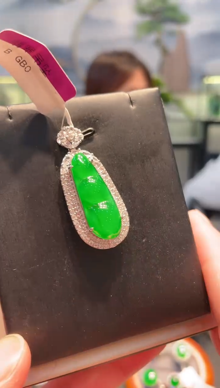 【闪购商品】翡翠颈饰未镶嵌A85天然A货翡翠