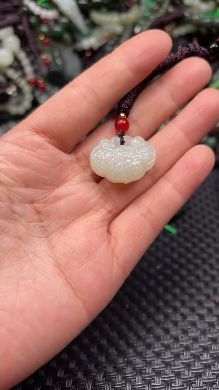 【闪购商品】和田玉颈饰未镶嵌1