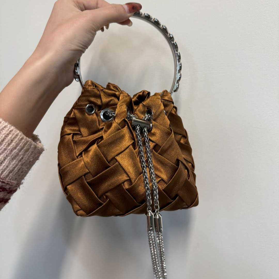 新款时尚百搭女士小众单肩斜挎包CH236