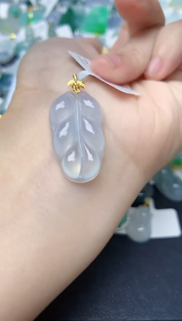 颈饰18K金镶嵌翡翠天然缅甸A货翡翠