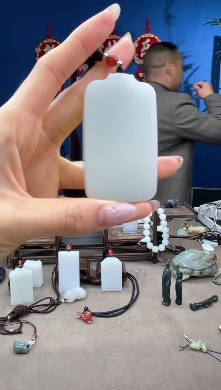 【闪购商品】和田玉未镶嵌颈饰1