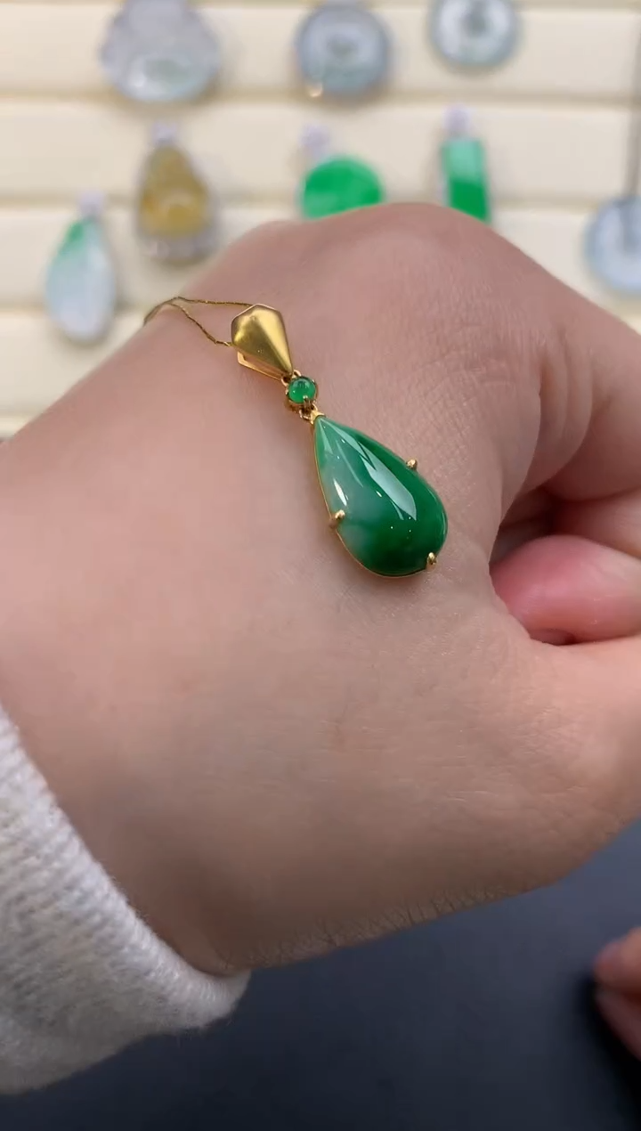 【闪购商品】翡翠颈饰18K金镶嵌X269     