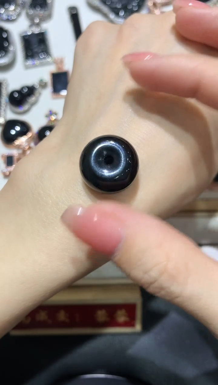 【闪购商品】翡翠吊坠(不含链)未镶嵌26多人多样性随机发货1件