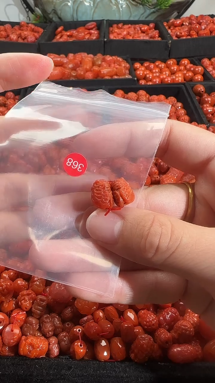 颈饰未镶嵌南红玛瑙1