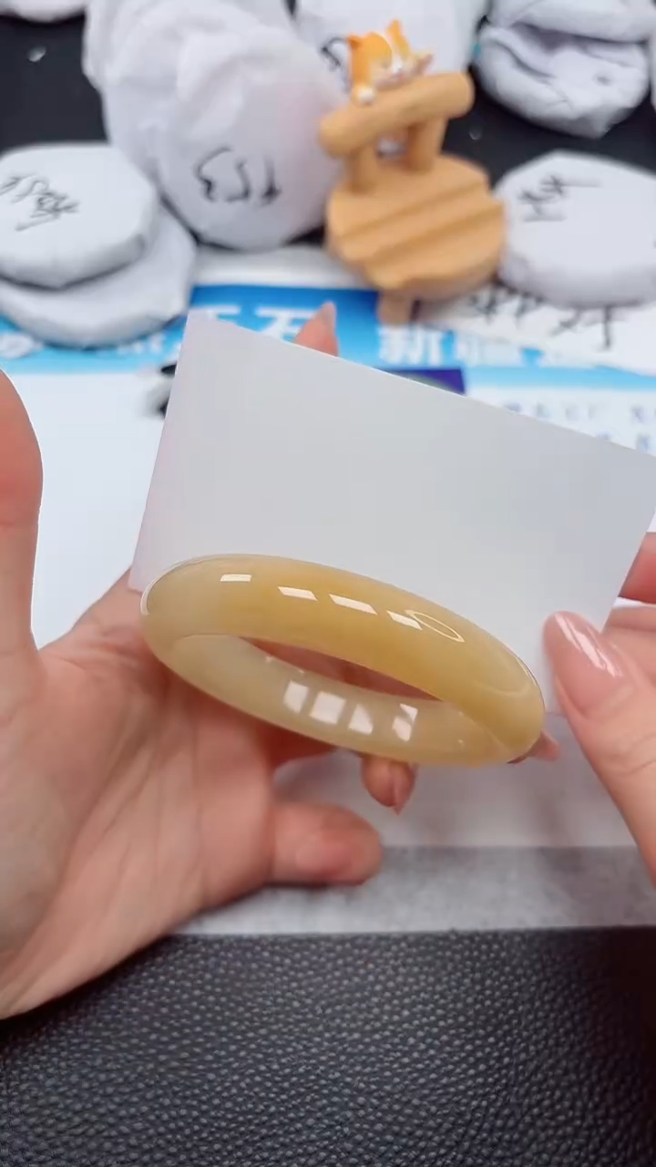 【闪购商品】石英质玉手镯未镶嵌694