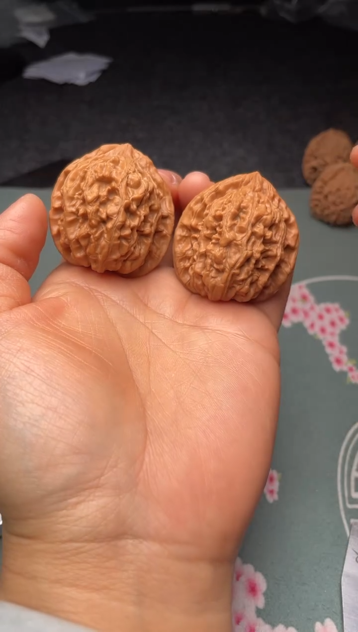 把件文玩核桃w344  牡丹 39尺