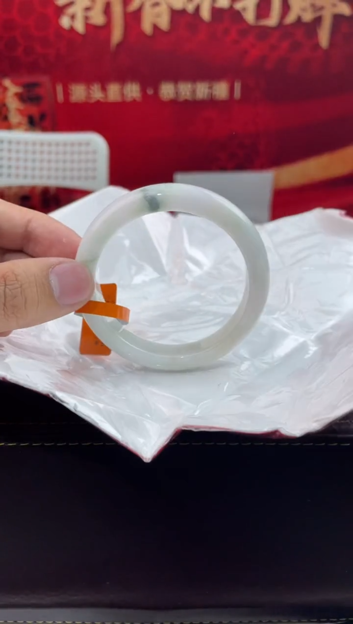 【闪购商品】翡翠手镯未镶嵌30翡翠手镯（微瑕）