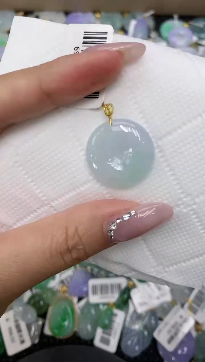 颈饰18K金镶嵌翡翠a货百元一下同包裹多件发出的只收取一单运费