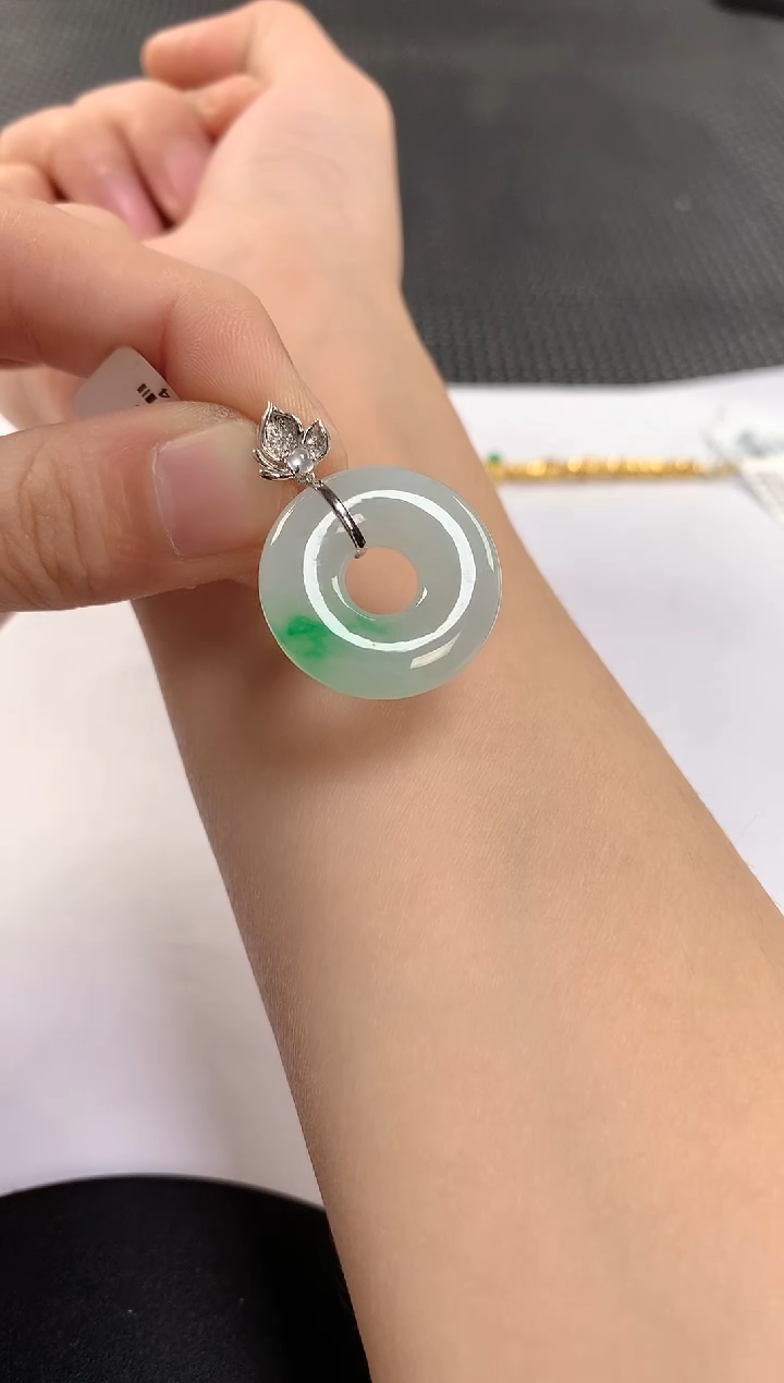 颈饰18K金镶嵌翡翠135