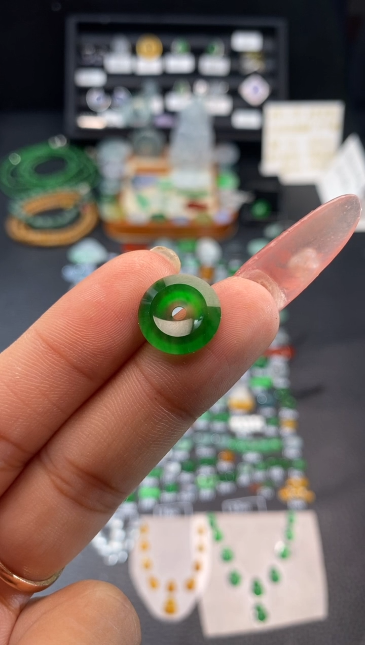 【闪购商品】翡翠挂件未镶嵌甜甜圈