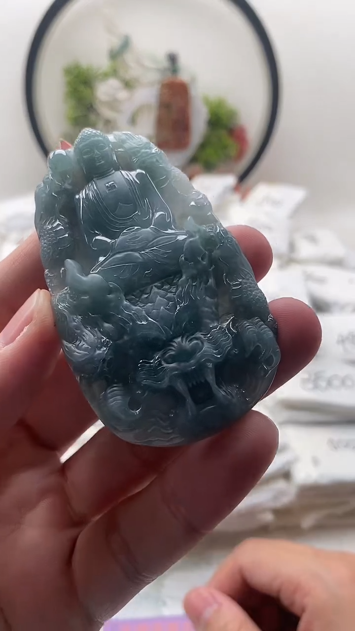 颈饰未镶嵌翡翠大日如来