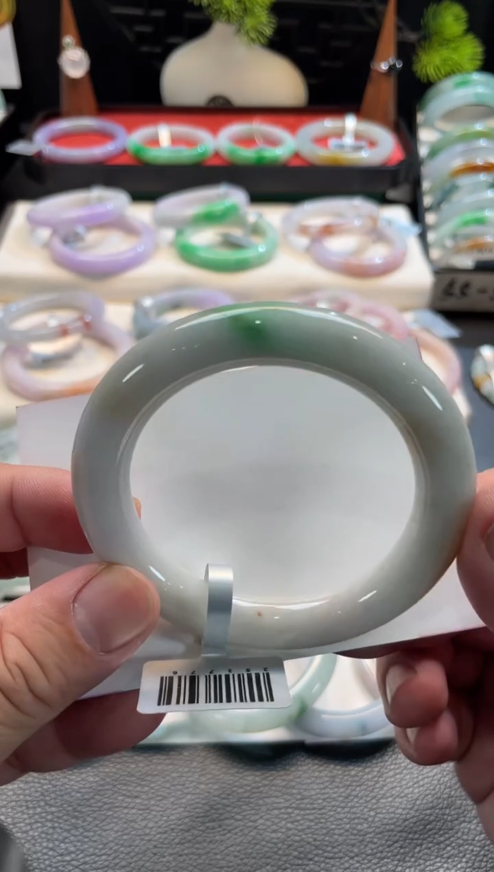 未镶嵌手镯翡翠50号链接 有纹裂 56圆条