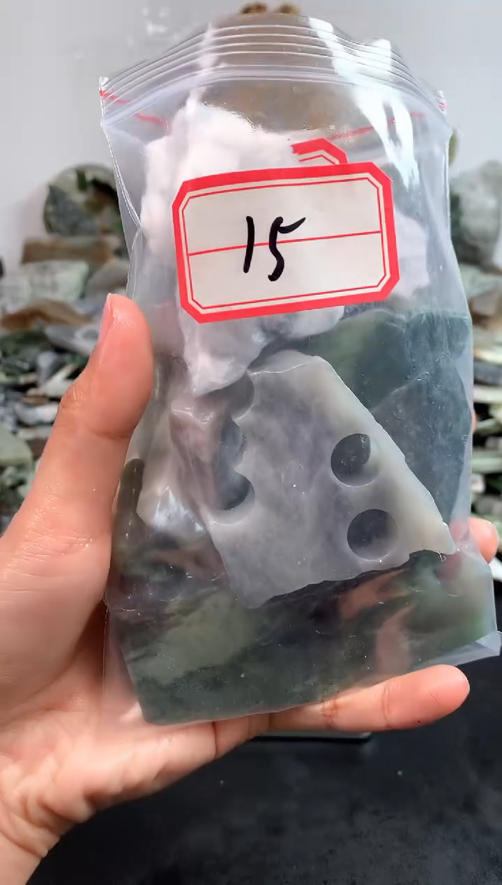 未镶嵌和田玉摆件15